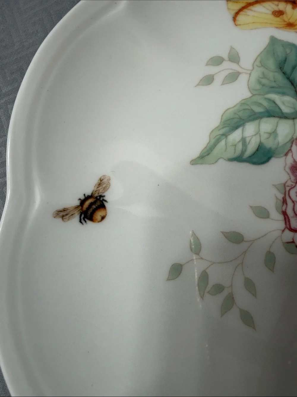 Lenox Butterfly Meadow Hydrangea Plate by Louise Le Luyer Scalloped Edges 9”